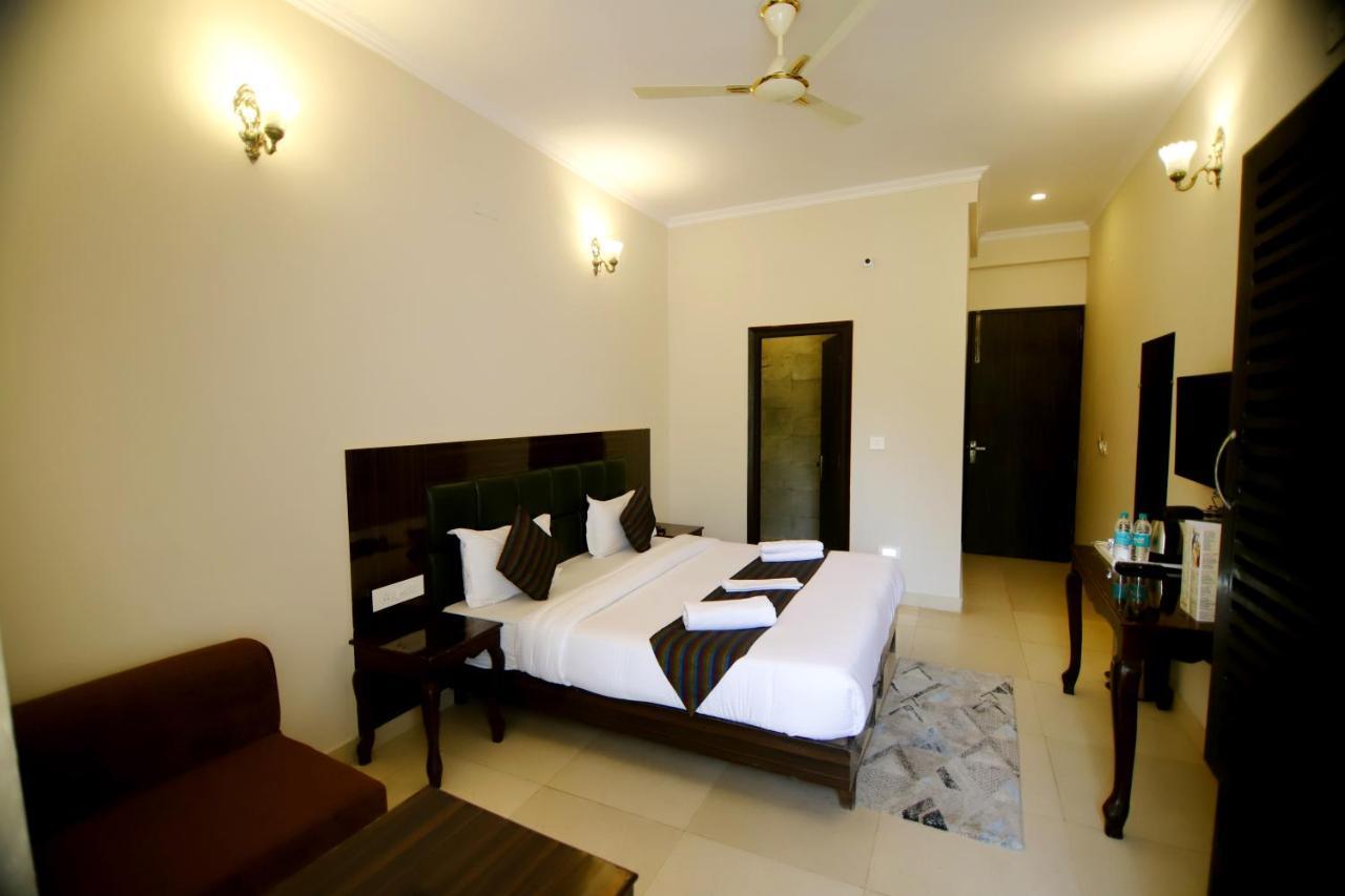 Hotel Rishikesh Grand Exterior foto